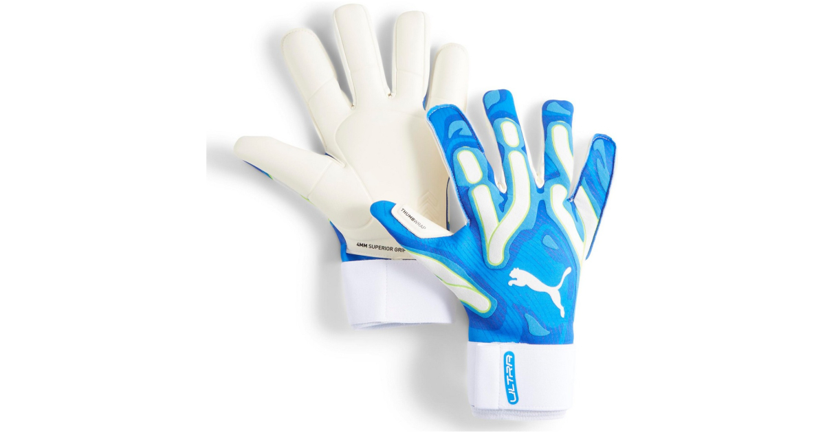 Under armor deals goalkeeper gloves